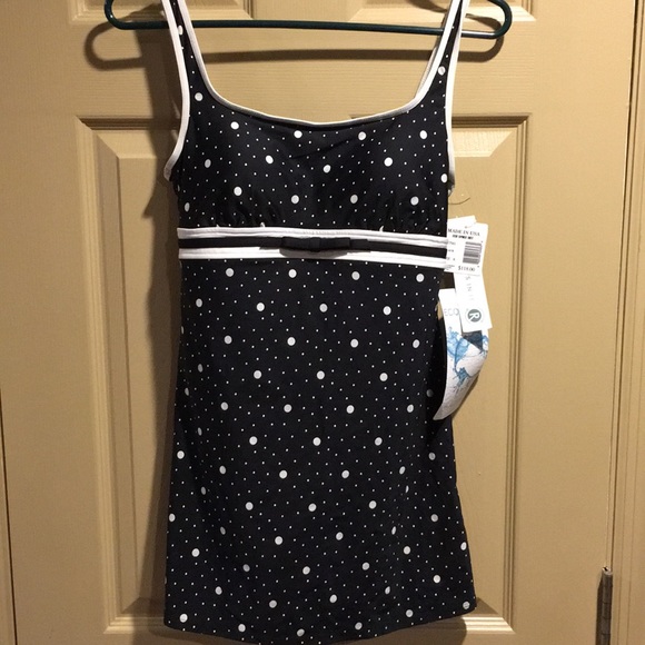 NWT Womens Swimsuit size 6 - Picture 1 of 4